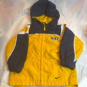 Nike Kids windbreaker in Yellow and Navy